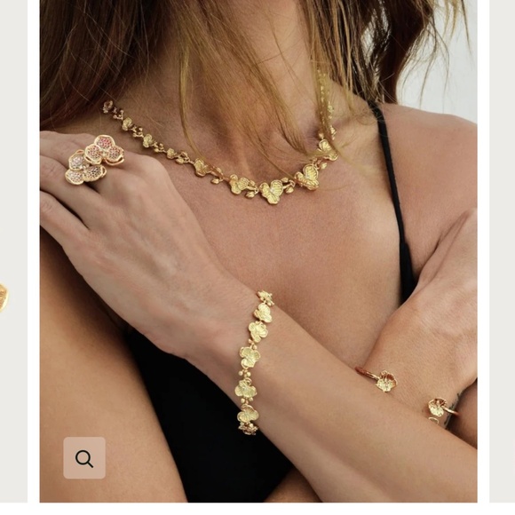 Anabel Aram gold orchid link necklace - Picture 12 of 12